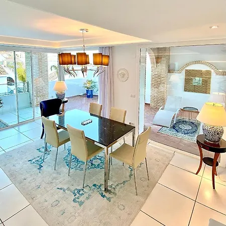 Villa Mondrian Luxury & Benalmádena