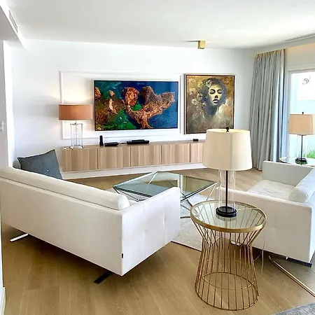 Mondrian Luxury & Villa *
