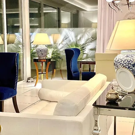 Villa Mondrian Luxury & *