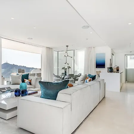 Mondrian Luxury & Villa *