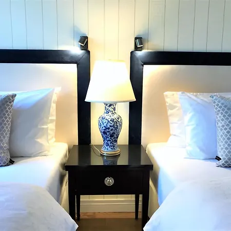 Mondrian Luxury & Villa *